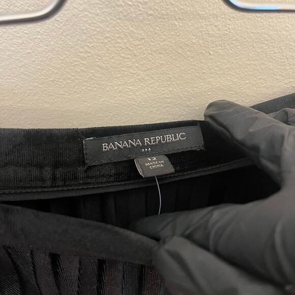 NWT Banana Republic Women's Satin Sheen Pleated Midi Skirt Size 12 - Picture 3 of 8